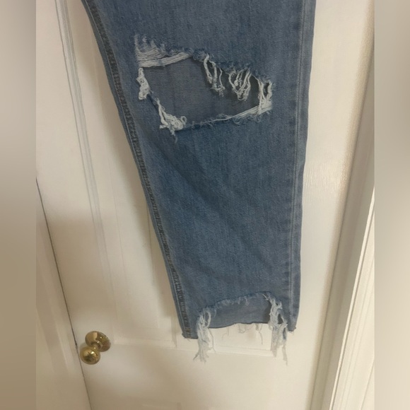 PRETTYLITTLETHING Tall Light Blue Wash Extreme Ripped Hem Boyfriend Denim Jeans - Picture 7 of 9